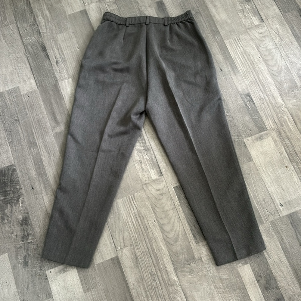 Kim Rogers petite Women’s Gray Elastic Waist Insets With Pockets Pants
⁩ - Picture 8 of 14